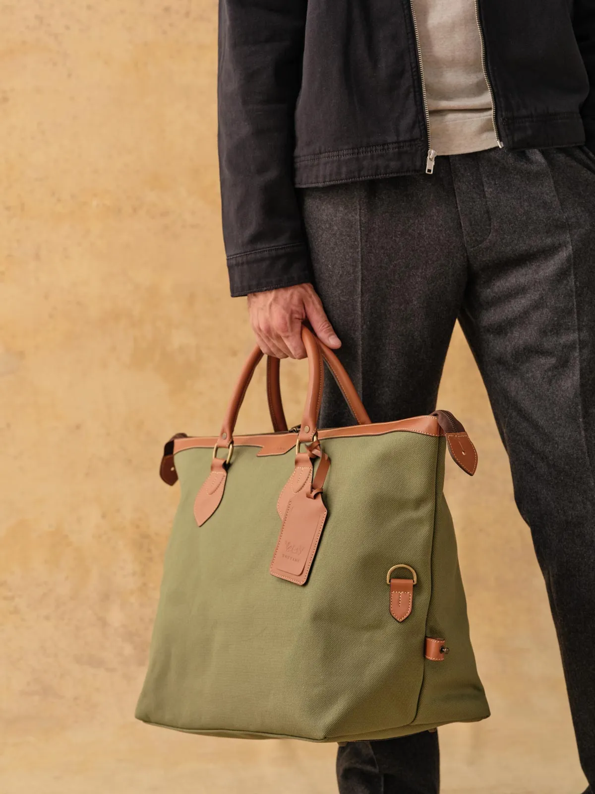 Canvas Explorer - Medium