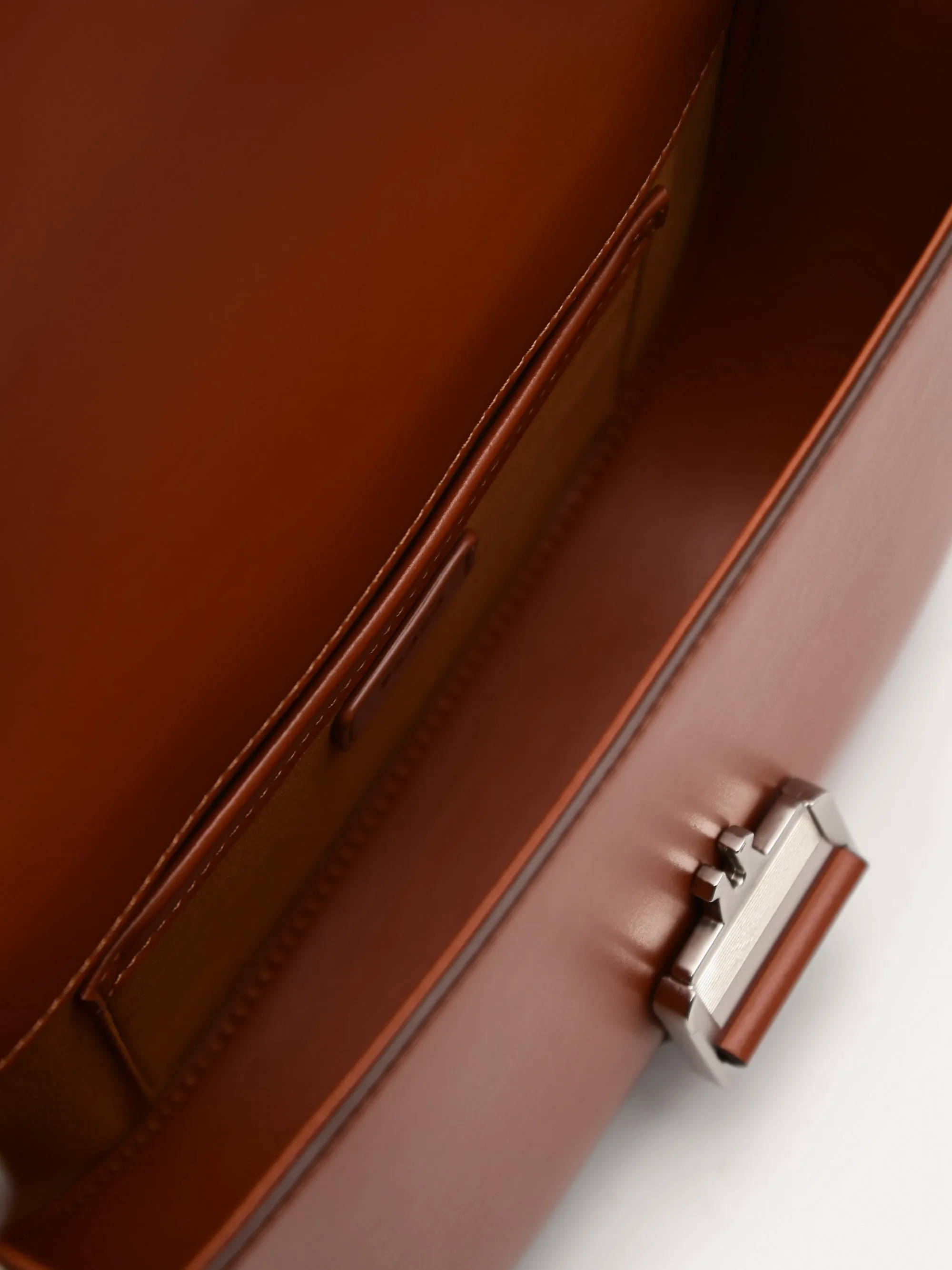 Kane Sling Bag