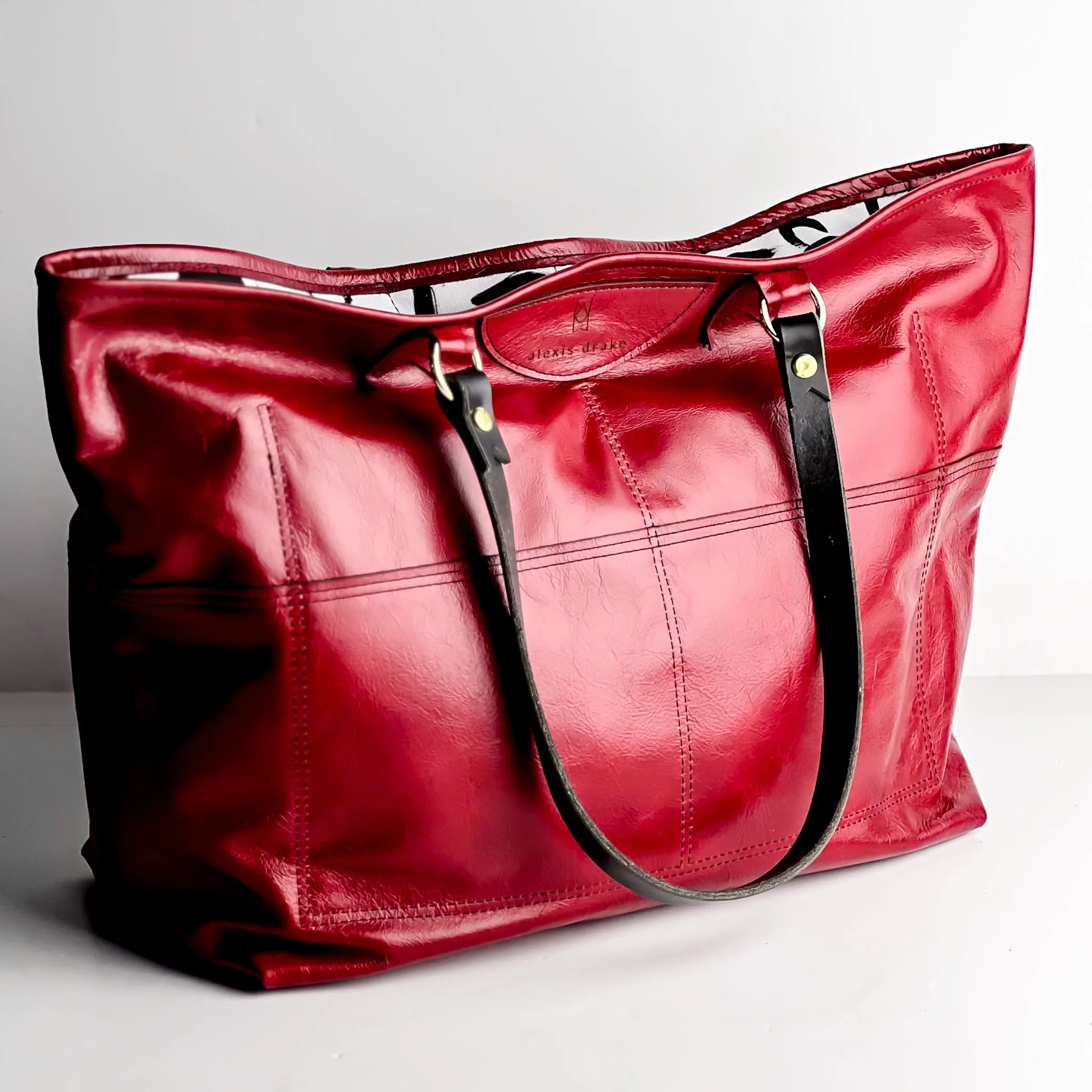 Practically Perfect Collection | Charlotte Shoulder Tote | Navy