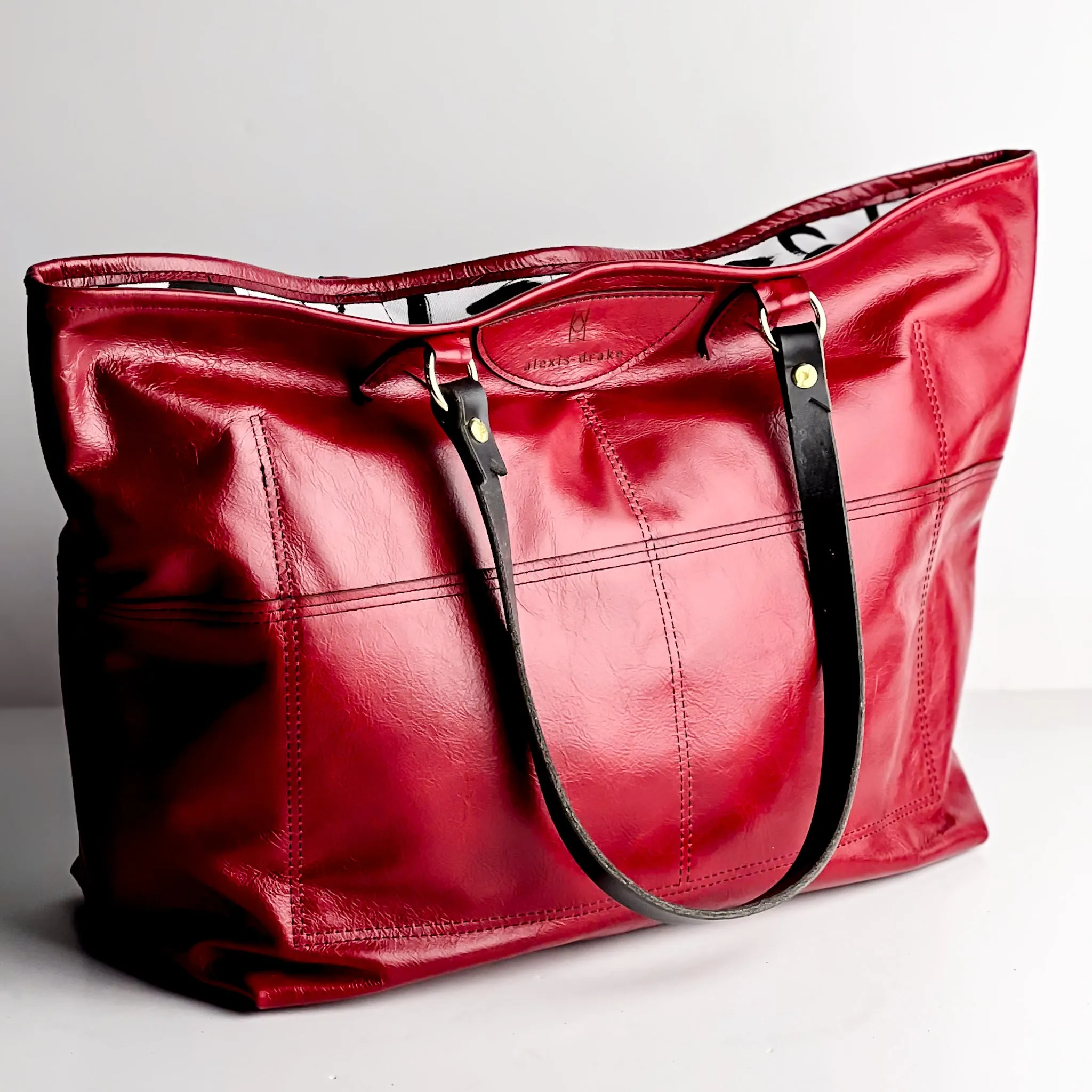 Practically Perfect Collection | Charlotte Shoulder Tote | Navy